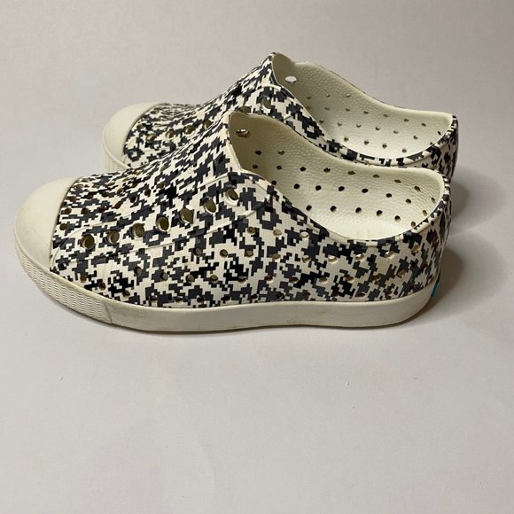 Native Jefferson Print Shoes - Grey Digi (Size C10) - Picture 3 of 5